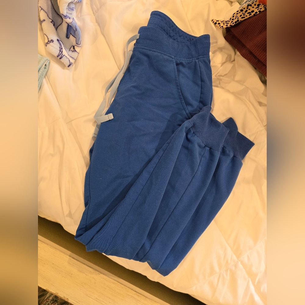 Small Figs joggers scrubs